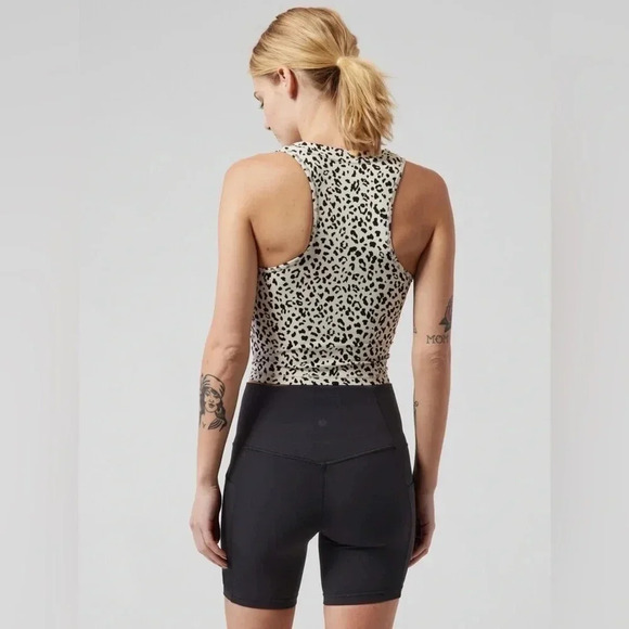 Athleta Shanti Crop Leopard Cheetah Animal Print Tank size M - Picture 2 of 11